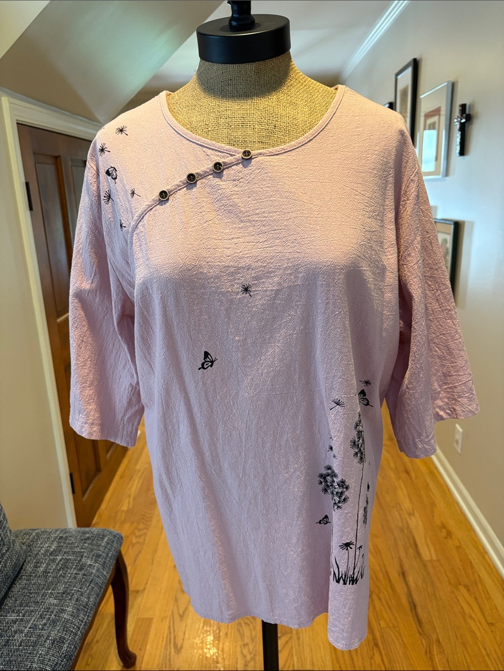 Women’s Button-Accent Light Pink Floral Top